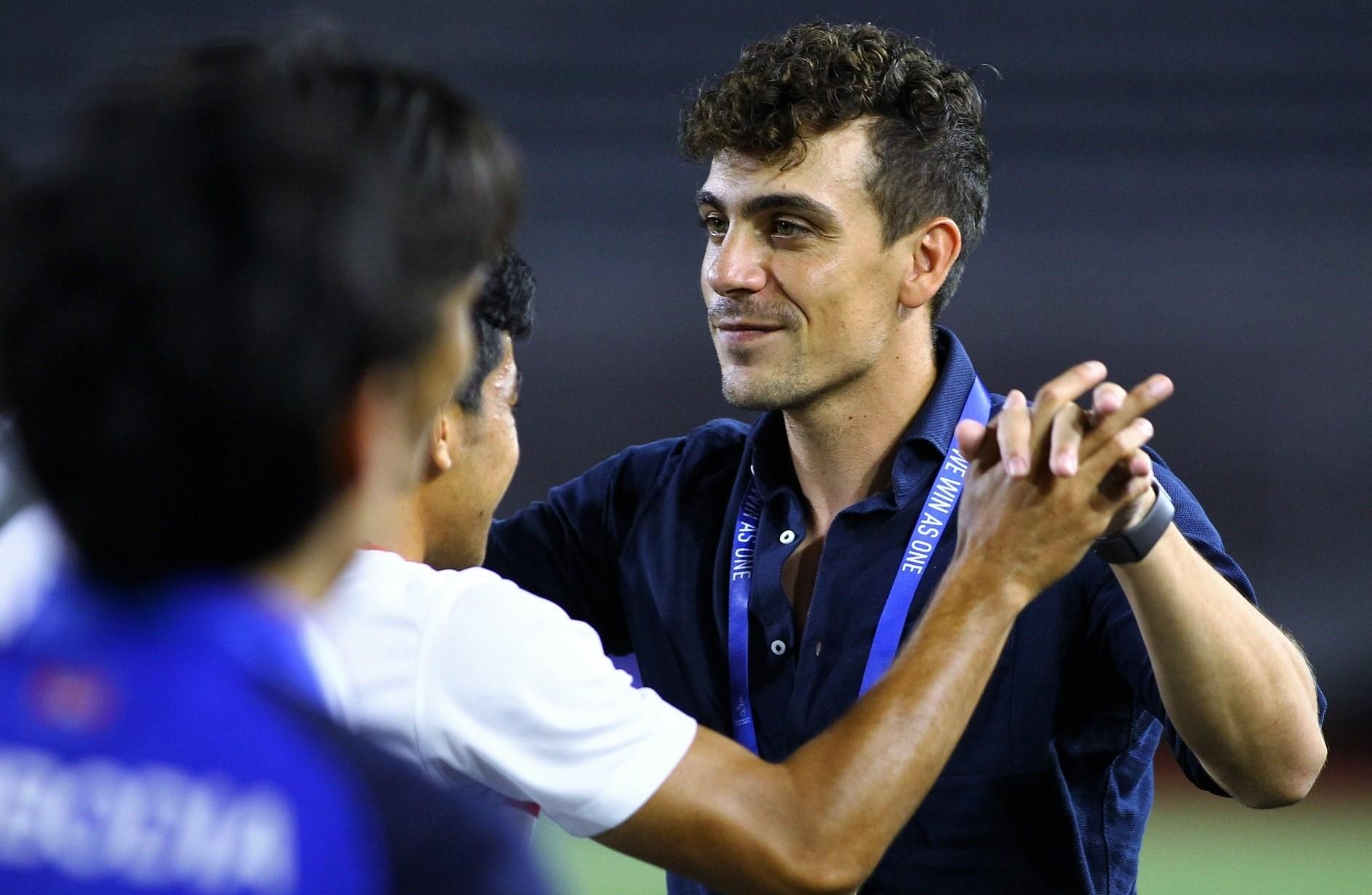 HLV Argentina diem tinh giua chien tich cua U22 Campuchia hinh anh