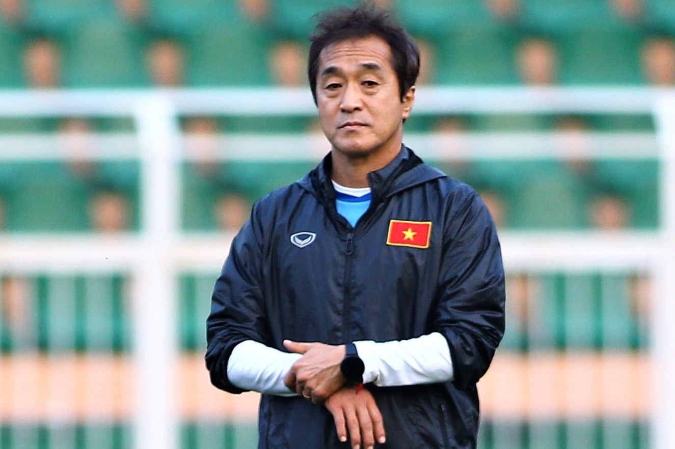 HLV Lee duoc trao giai Vinh Danh Fair Play hinh anh