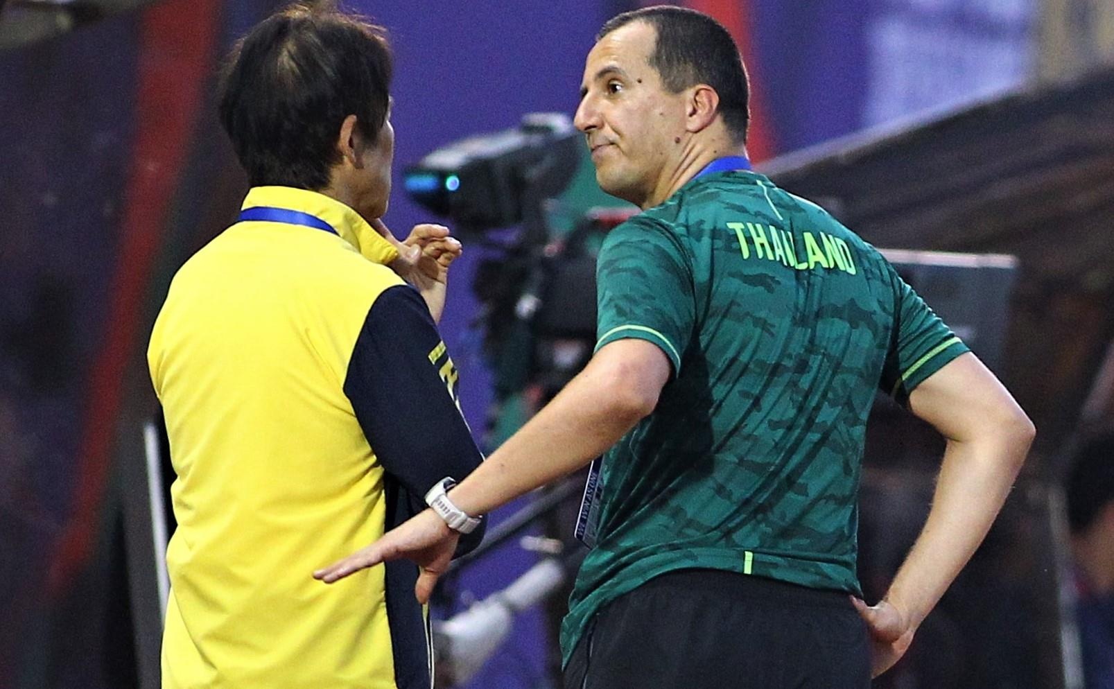 HLV thu mon Thai Lan gay chu y khi phan ung qua penalty hinh anh