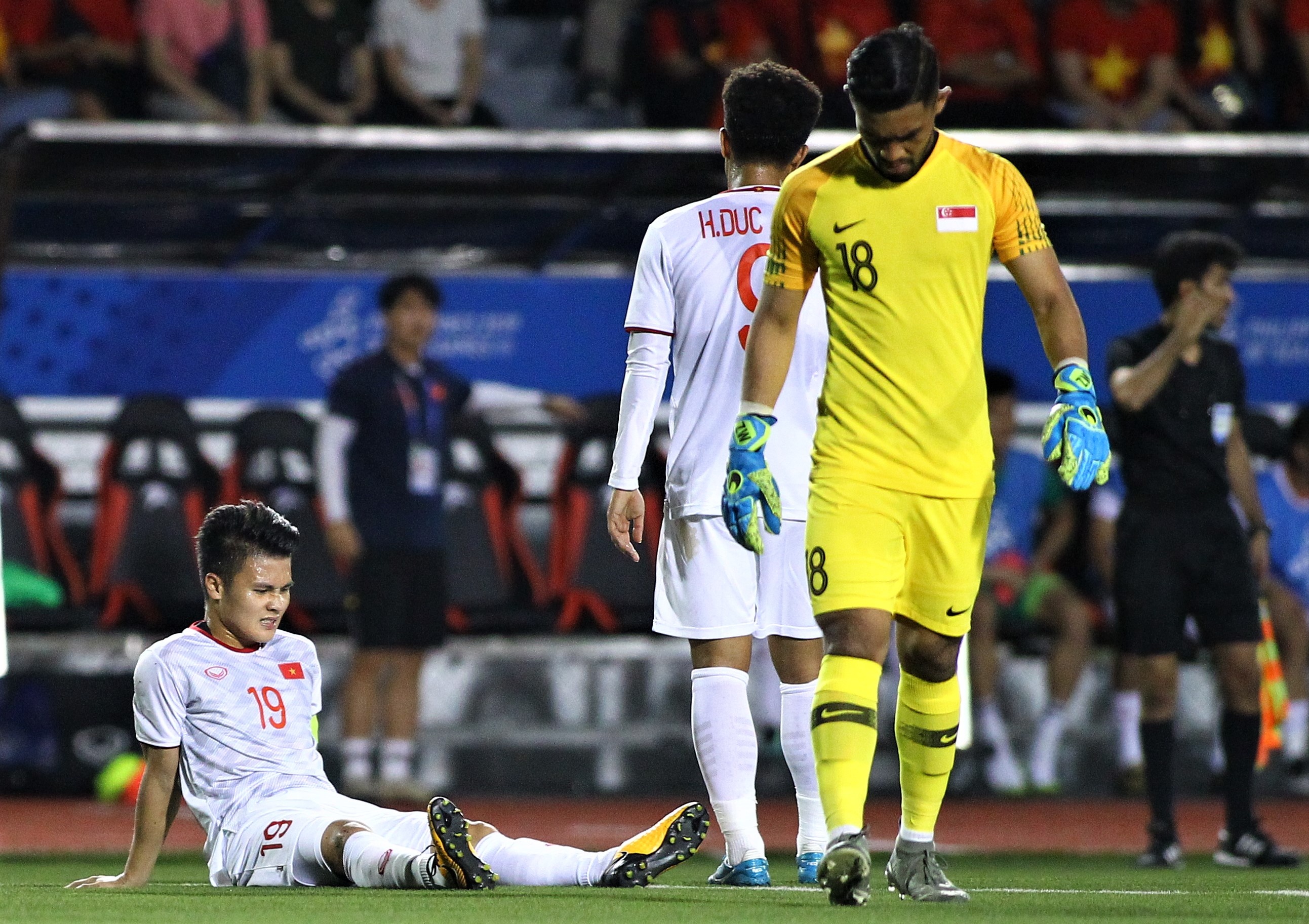 quang hai chan thuong anh 2