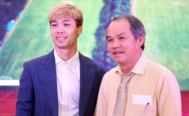 Bau Duc can nhac cho Cong Phuong ve CLB TP.HCM hinh anh