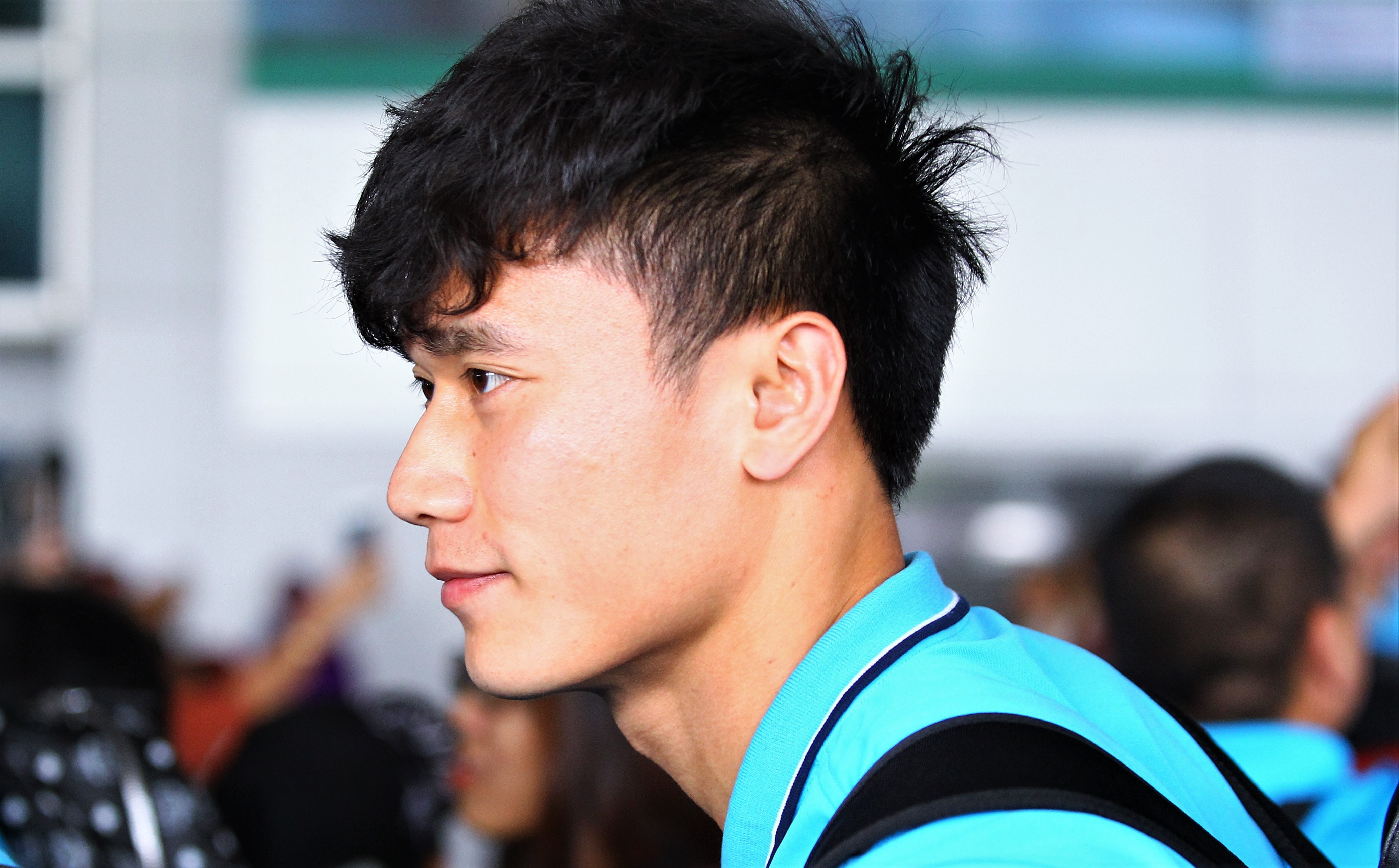 Bui Tien Dung duoc chao don khi gia nhap CLB TP.HCM hinh anh