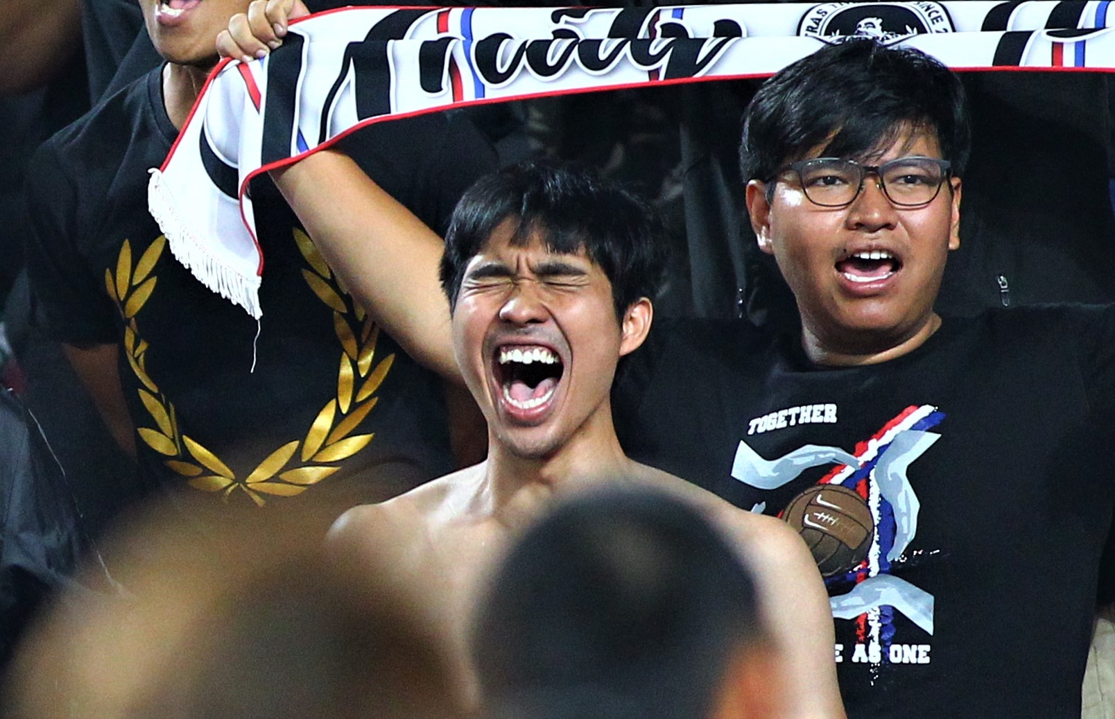 CDV Thai Lan coi tran, ho vang ten ong Nishino sau dai thang hinh anh