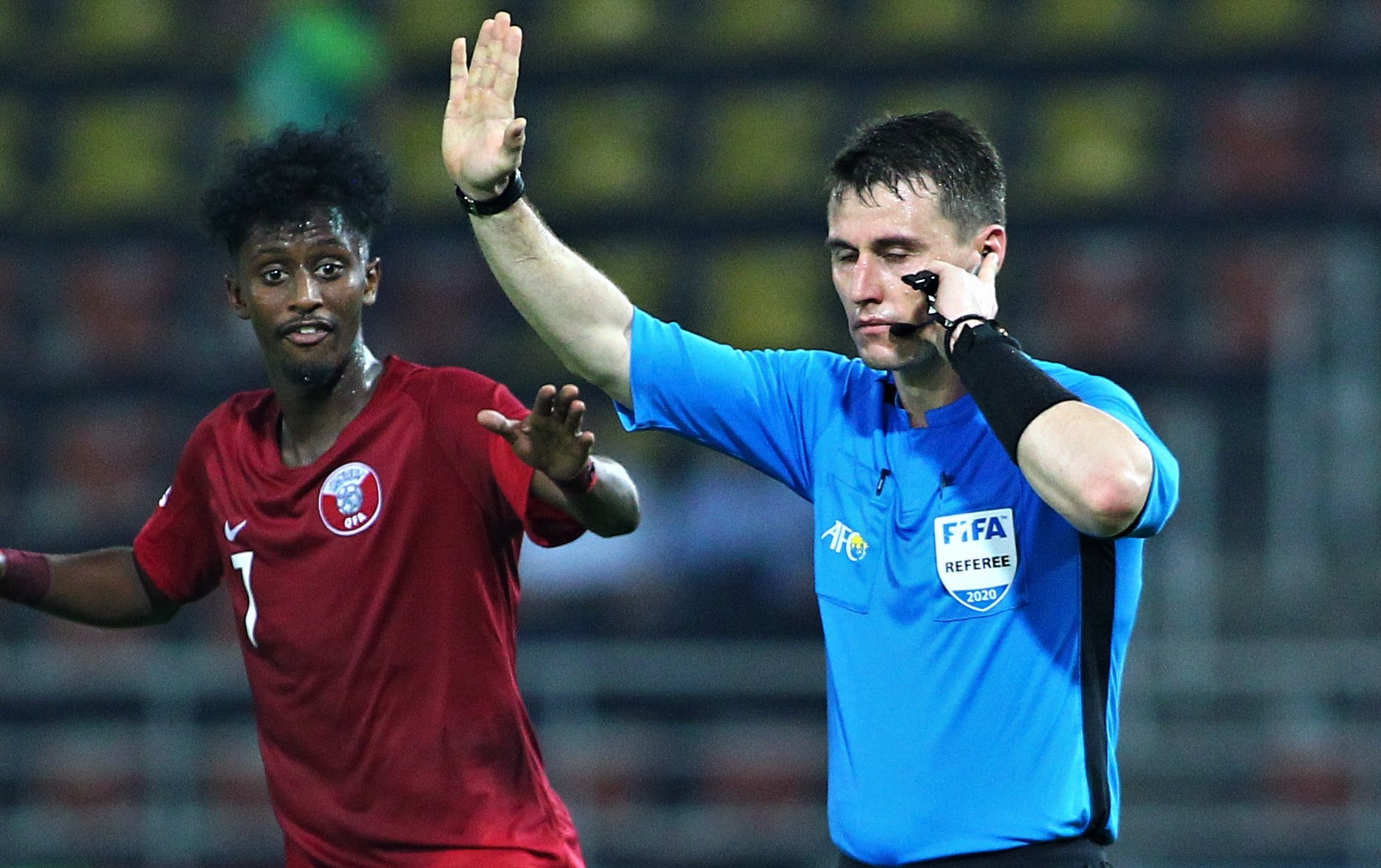 Man hinh VAR hien thi sai ket qua trong tran hoa cua U23 Qatar hinh anh