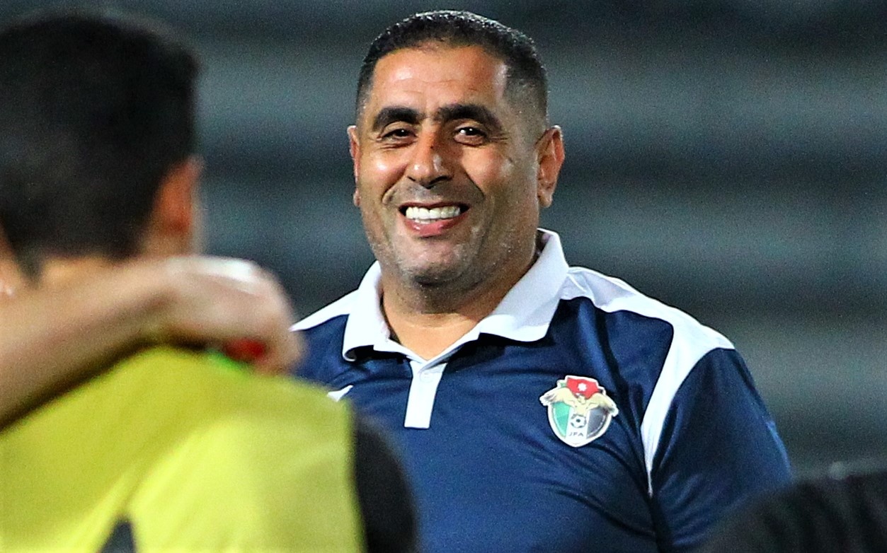 HLV Jordan: 'Chung toi se phong toa mot so cau thu U23 Viet Nam' hinh anh