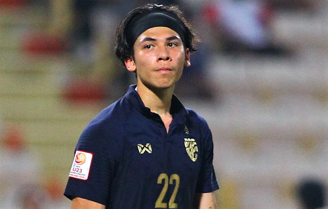 HLV Nishino giao nhiem vu kho cho cau thu bi sot cao hinh anh