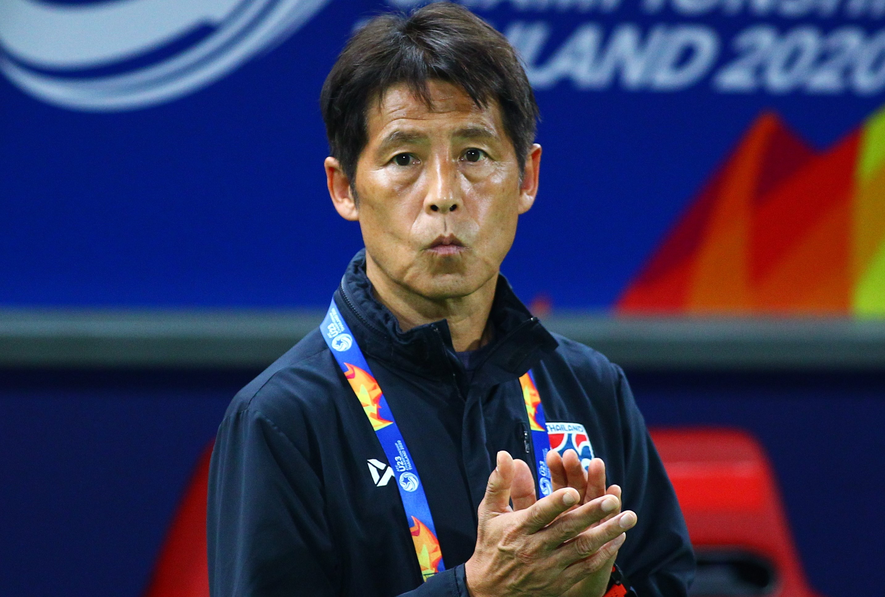 HLV Nishino: 'Thai Lan con phai cai thien nhieu' hinh anh