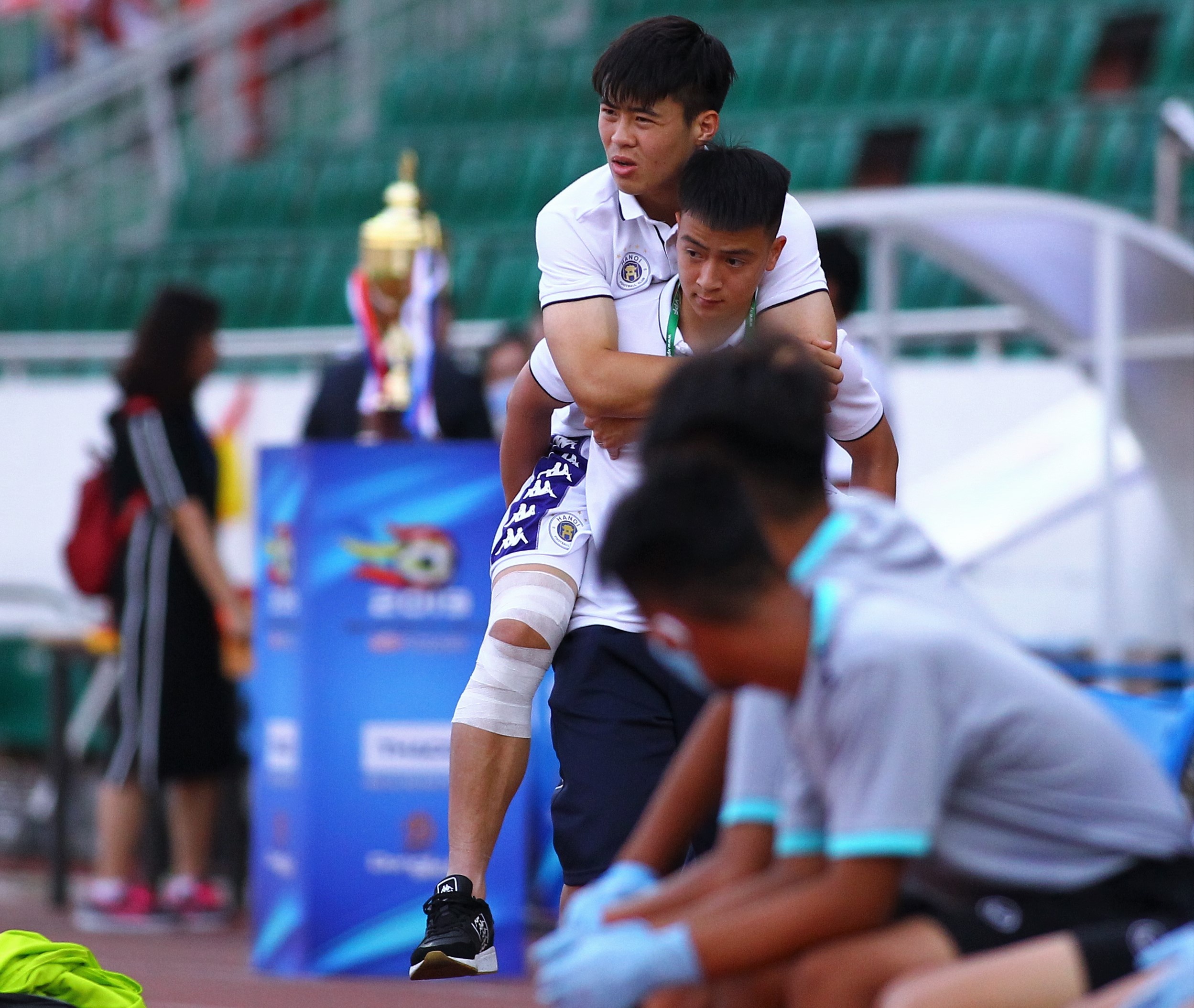 duy manh chan thuong anh 9