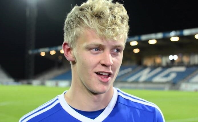 HLV Heerenveen gach ten cau thu dang chiu nhieu ap luc hinh anh