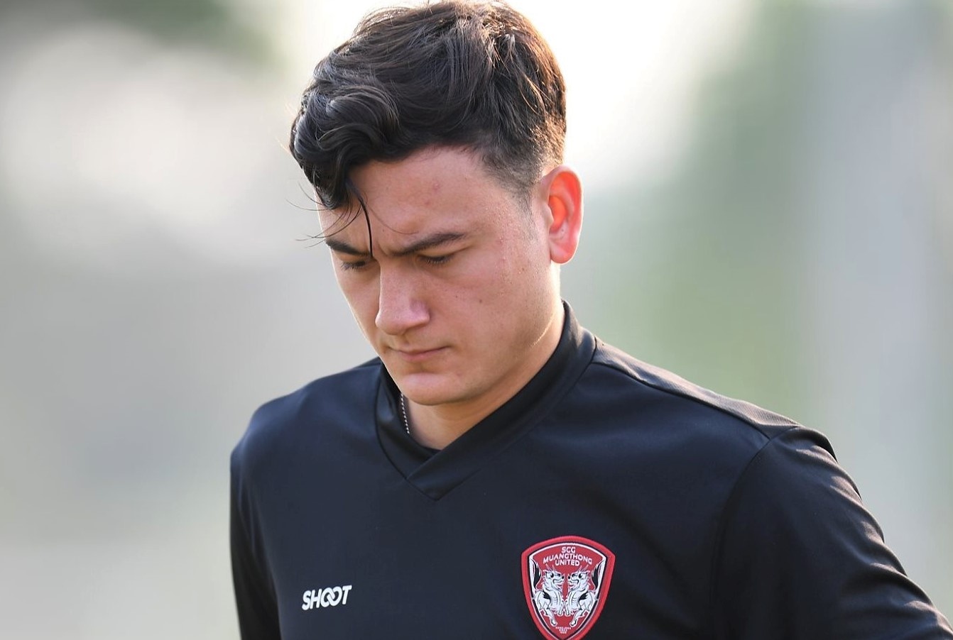 Van Lam van giu thoi quen deo day chuyen khi tap luyen hinh anh