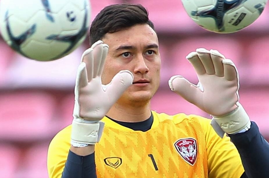 Vi sao Van Lam mat suat chinh thuc? hinh anh