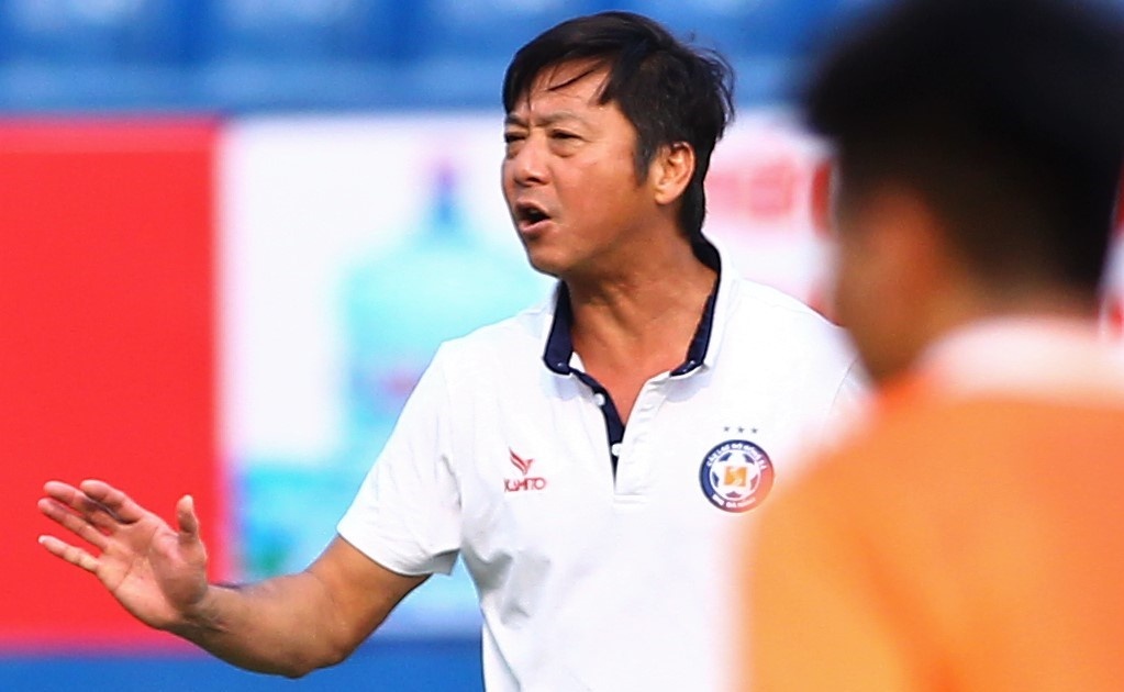 HLV Le Huynh Duc cho Da Nang tap lai bai vi vang Duc Chinh hinh anh