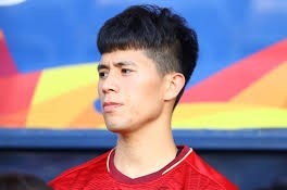 Dinh Trong duoc hut dich dau goi de dieu tri chan thuong hinh anh