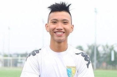 Van Hau la cau be khieng cang 16 tuoi cua CLB Ha Noi hinh anh