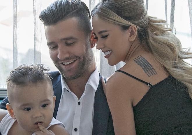 Nhan sac nu DJ o nha cham con cho cuu trung ve Van Bakel hinh anh