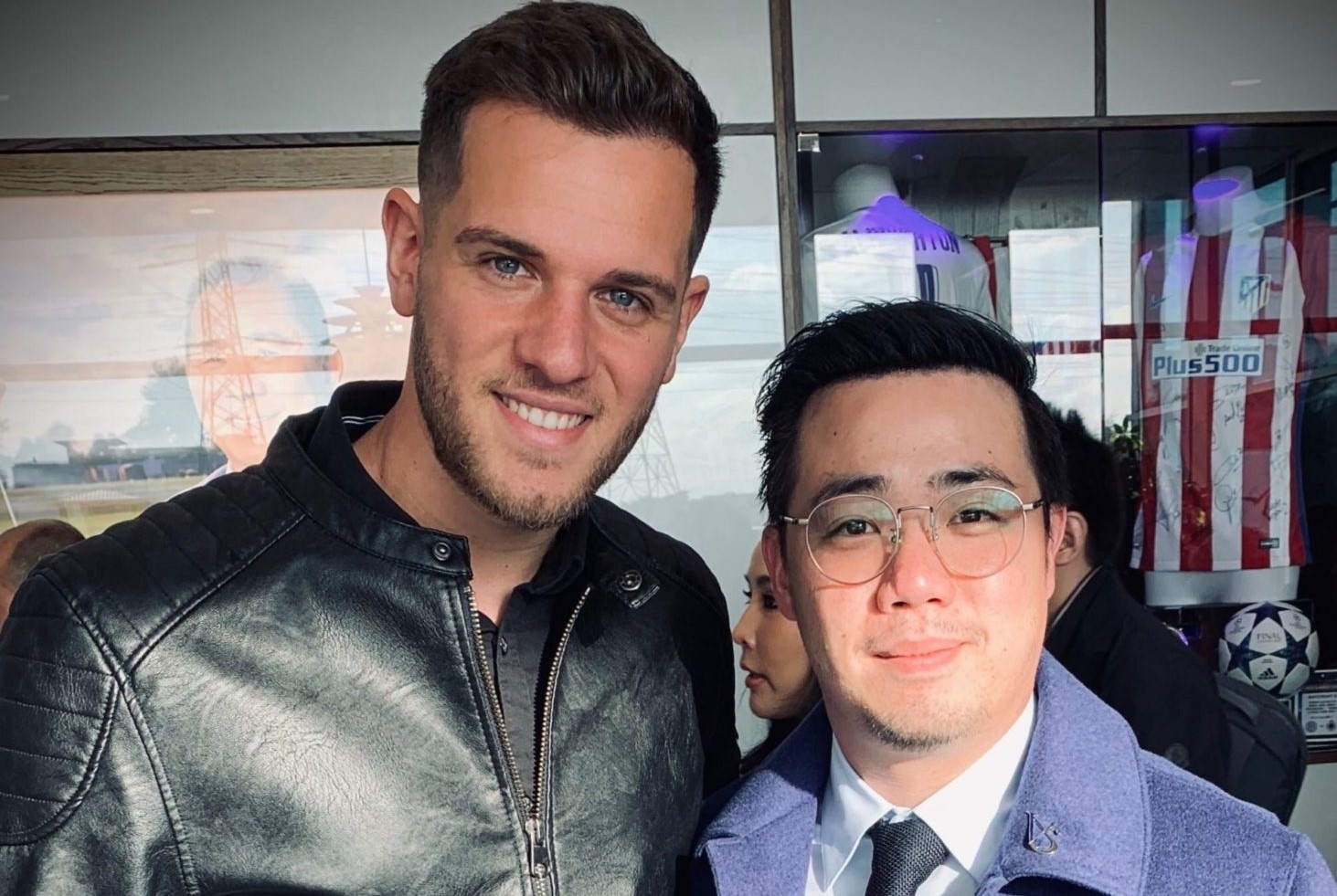 Tu nhan vien phuc vu tro thanh cau thu Leicester City hinh anh