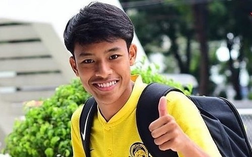 Cau thu thuoc top 50 tai nang the gioi lam shipper o Malaysia hinh anh