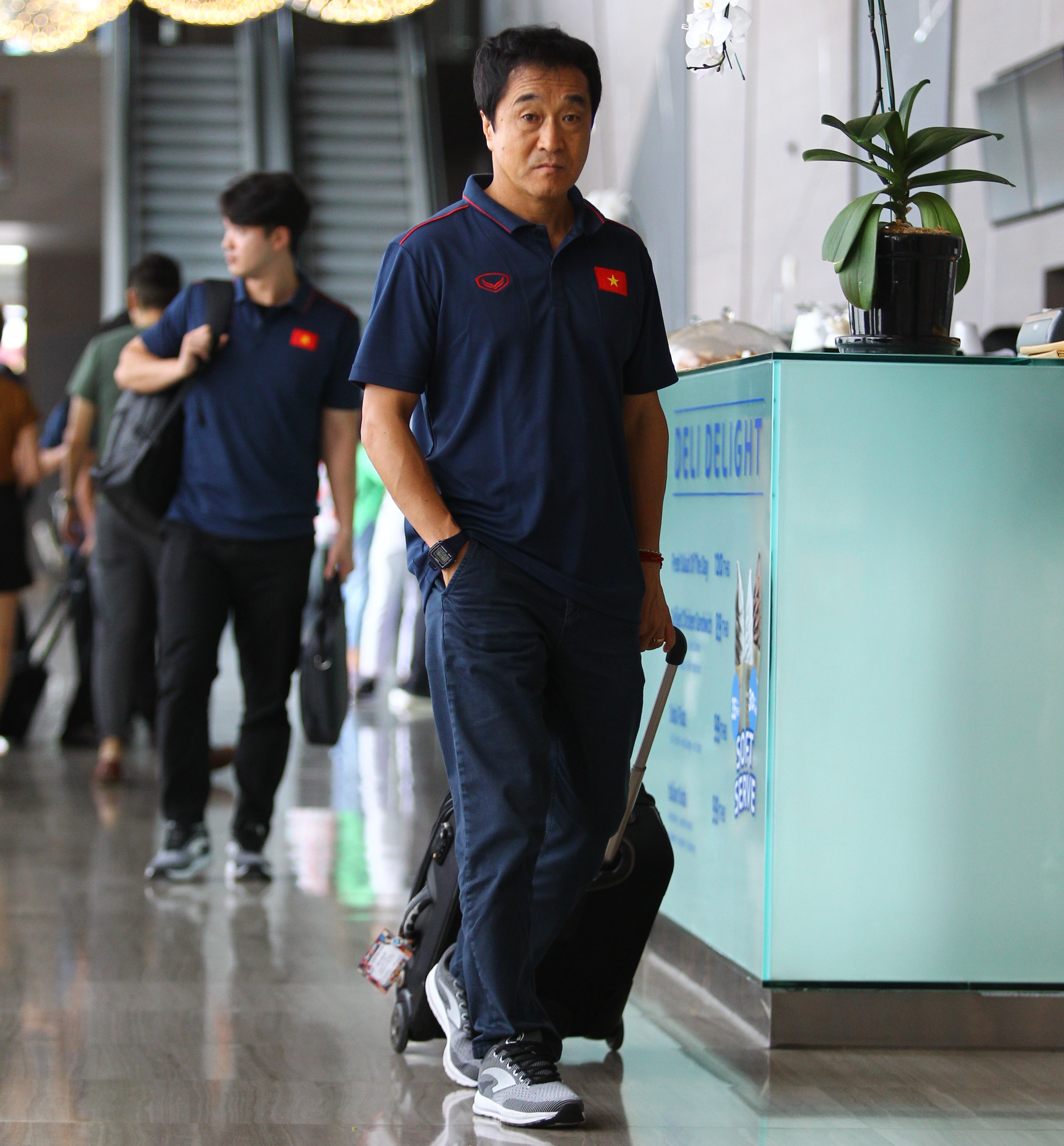 Tro ly Lee Young-jin vang mat o tran gap Afghanistan anh 1