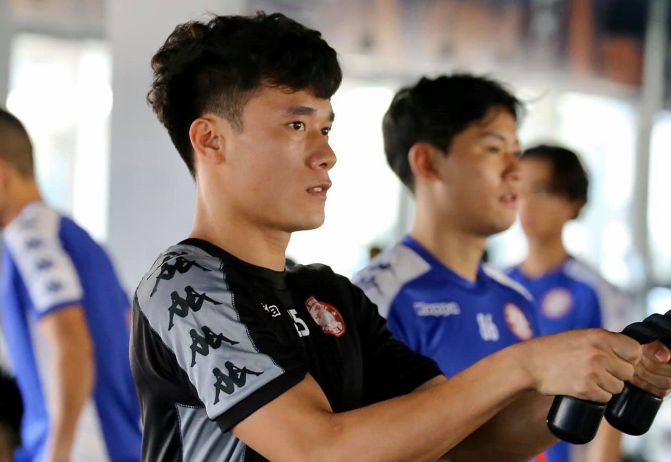 HLV Chung Hae-seong: 'Cau thu CLB TP.HCM chuyen nghiep nhat' hinh anh