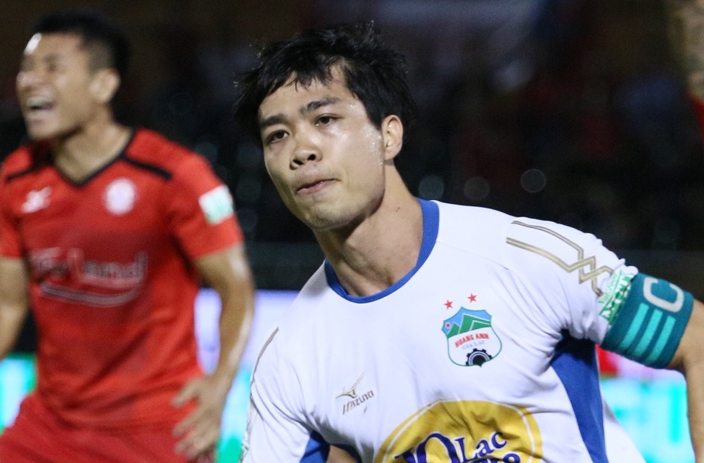 HAGL chot tuong lai Cong Phuong, phu nhan gia 15 ty dong hinh anh