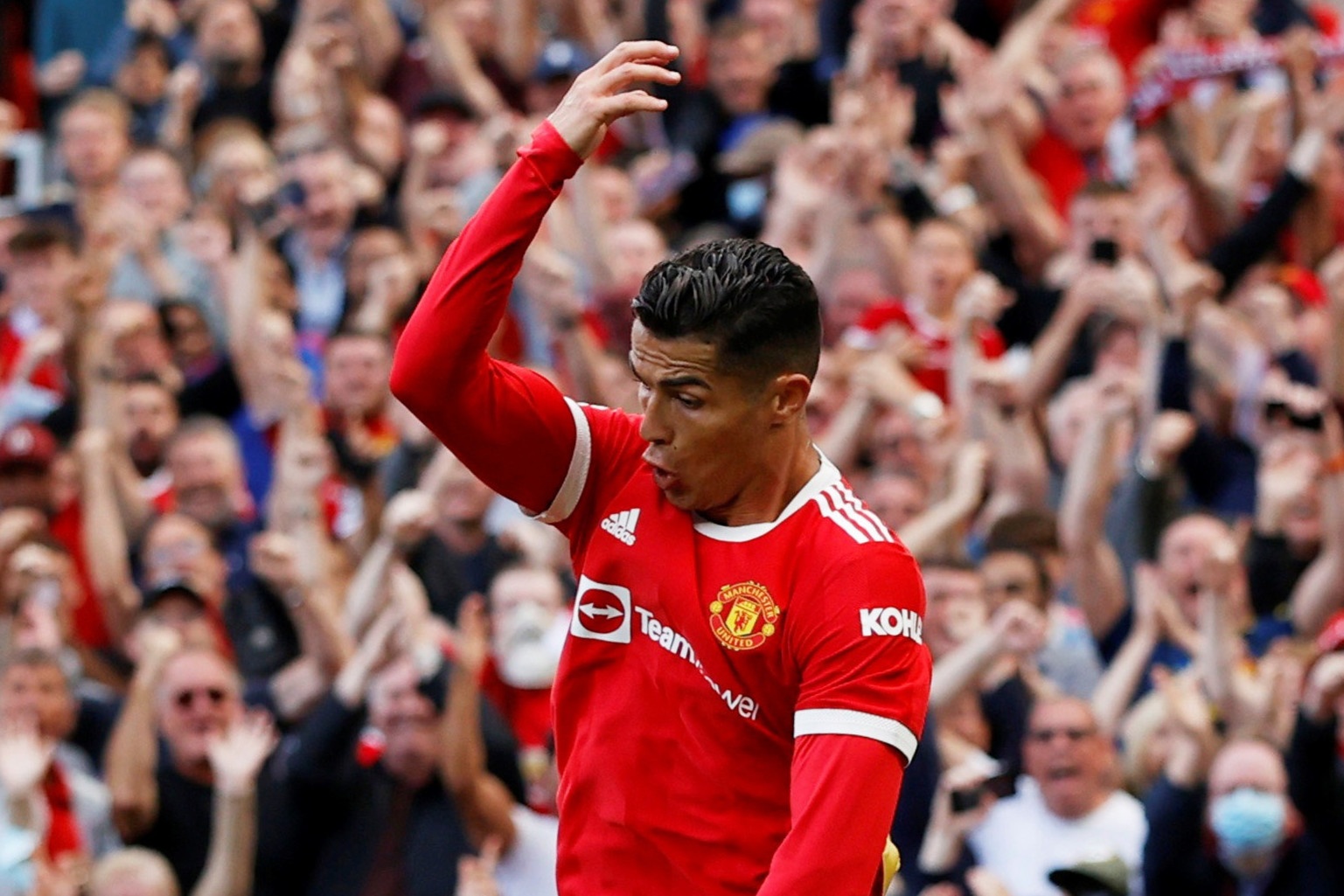 Tam trang cua Ronaldo khi duoc hoi ve ngay ra mat hinh anh