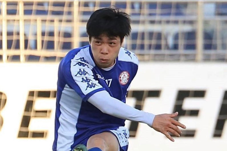 Bui Tien Dung giu sach luoi, Cong Phuong im tieng truoc doi hang Nhat hinh anh