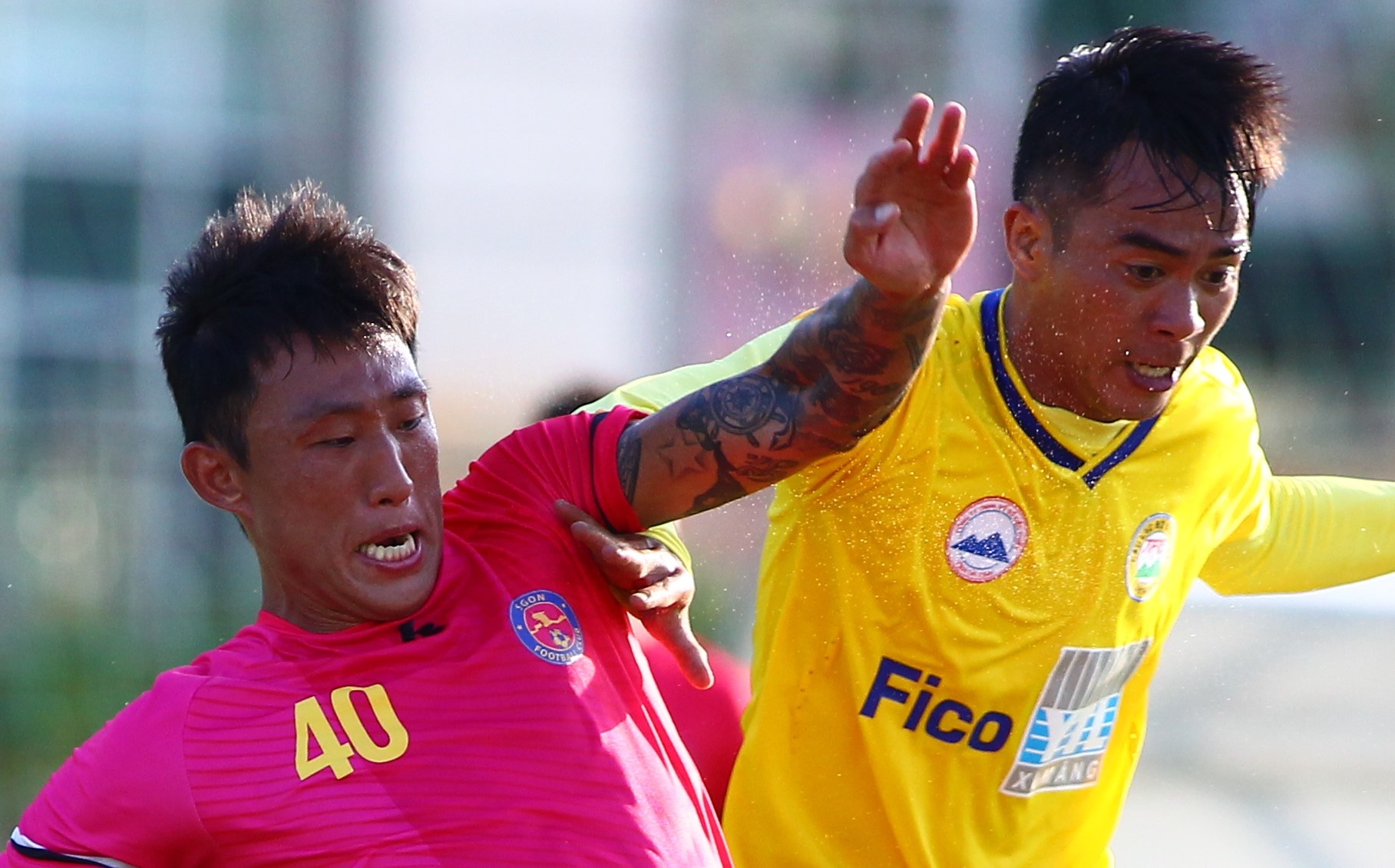 Cau thu Han Quoc choi lan xa sau thoi gian tap chay hinh anh