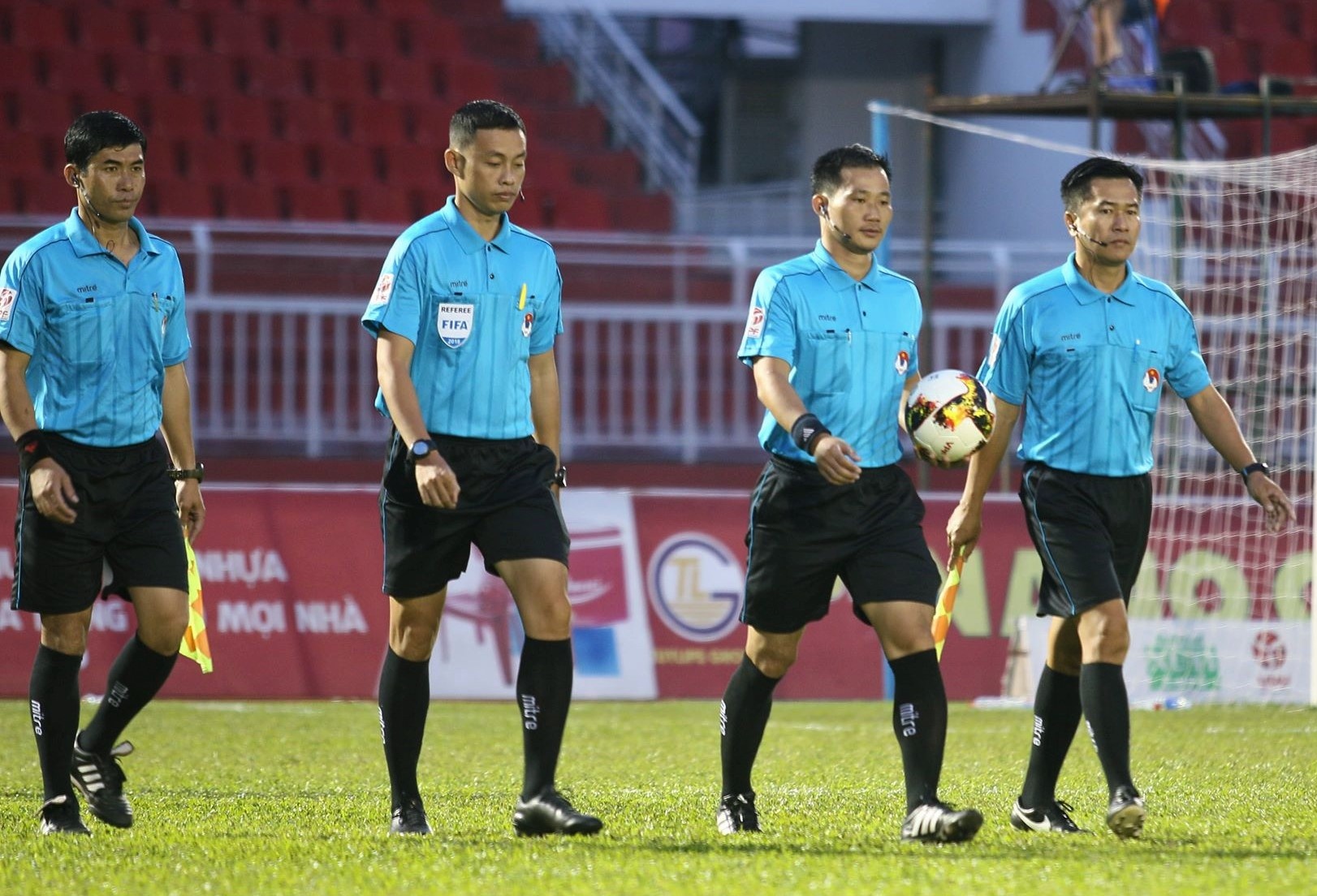 CLB Hai Phong bi canh cao vi chieu lai pha quay cham anh 1