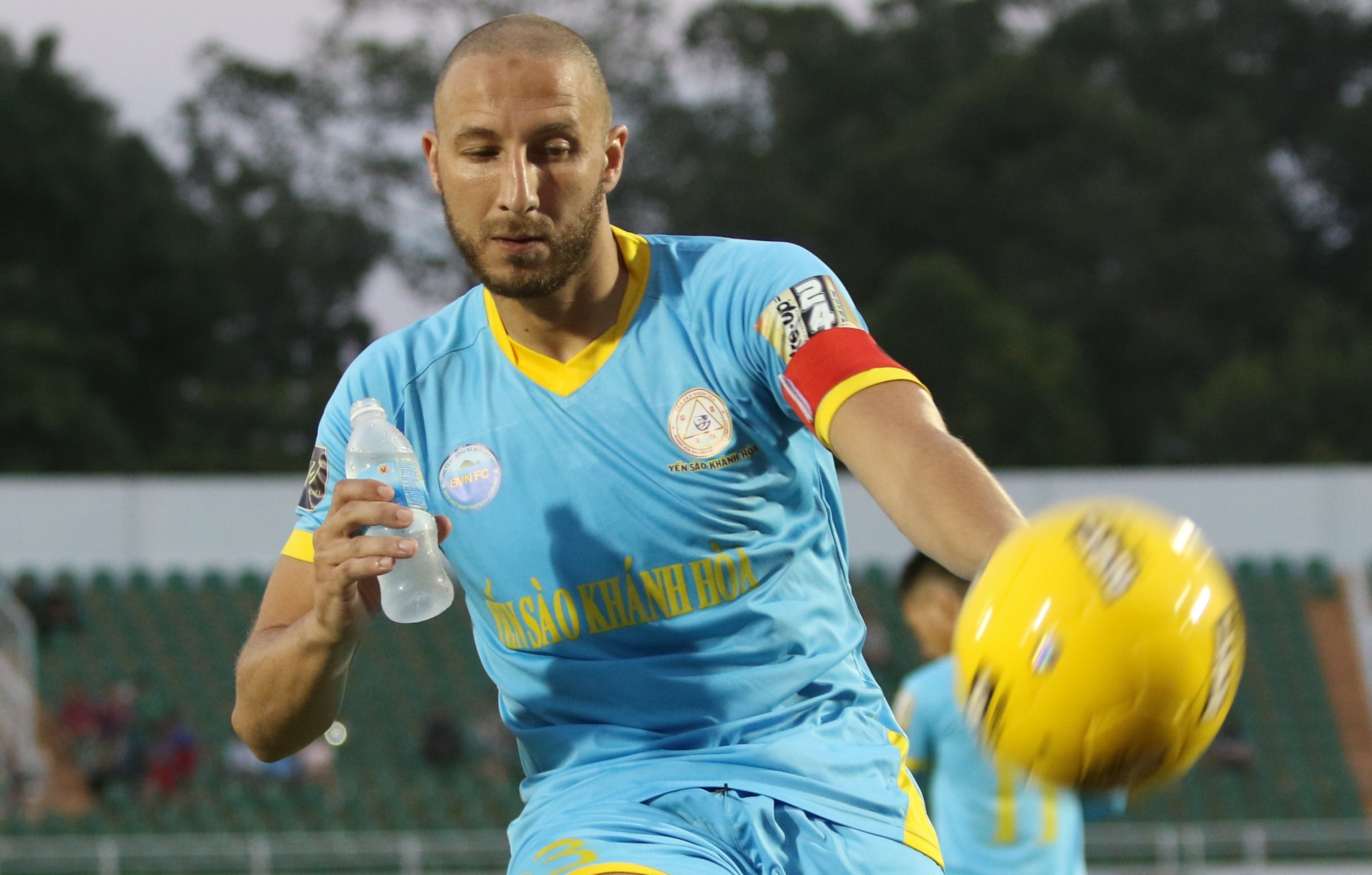 VPF bi noi thieu ton trong cac doi bong o giai hang Nhat hinh anh