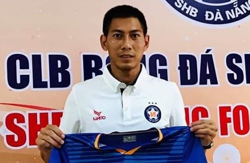 Vi sao thu mon Tuan Manh van duoc thi dau du V.League het han dang ky? hinh anh