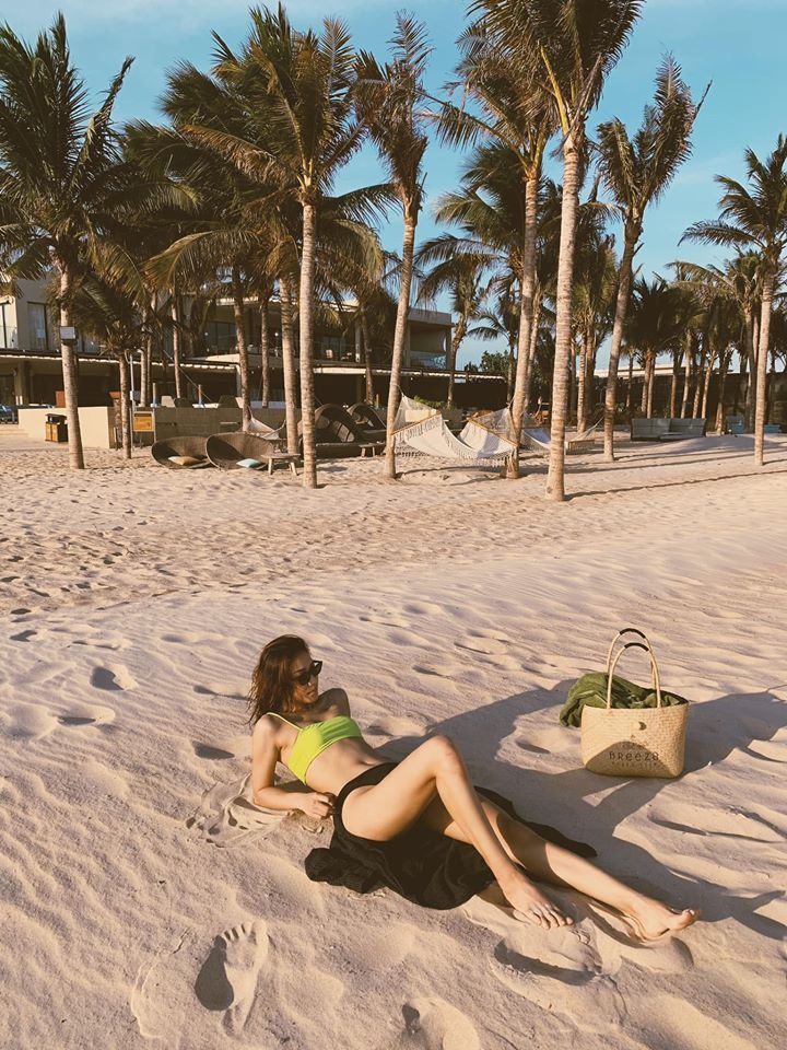 ban gai ly hoang nam anh 1