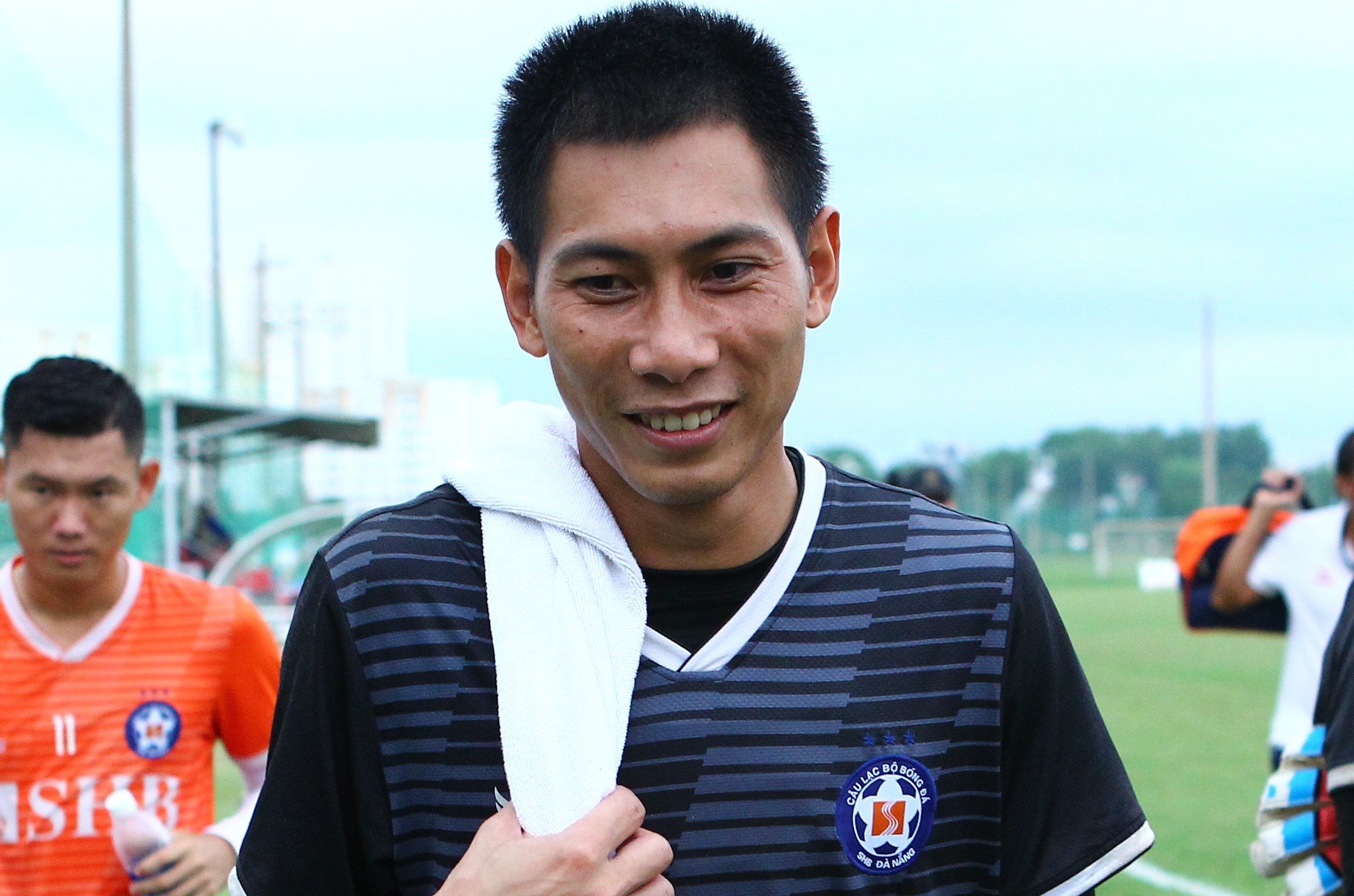 HLV Phan Thanh Hung giu thu mon Tuan Manh hinh anh