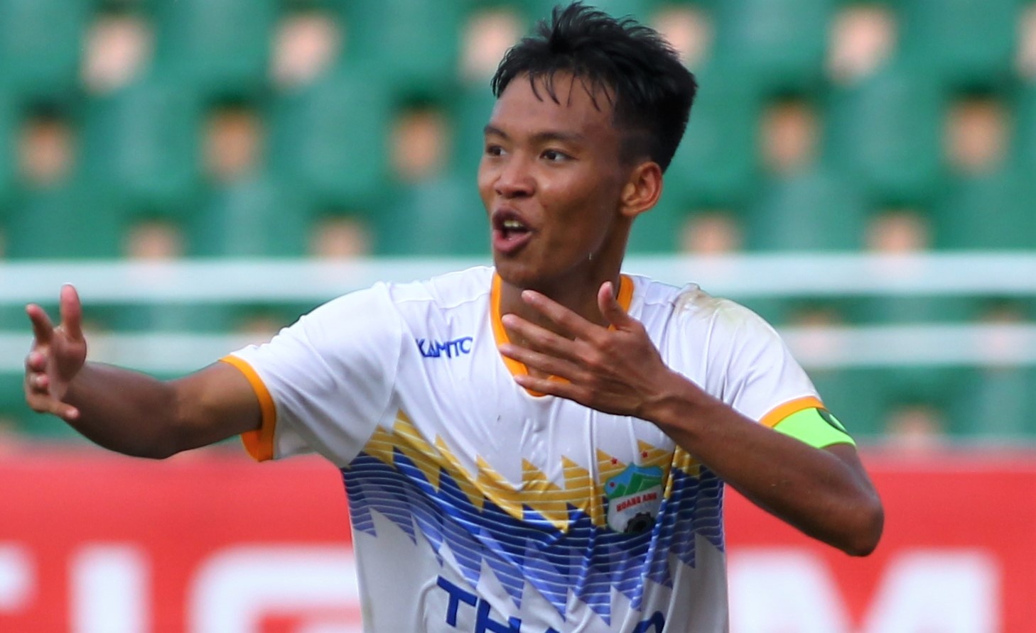 HAGL II thoat hiem phut chot o vong loai U19 quoc gia hinh anh