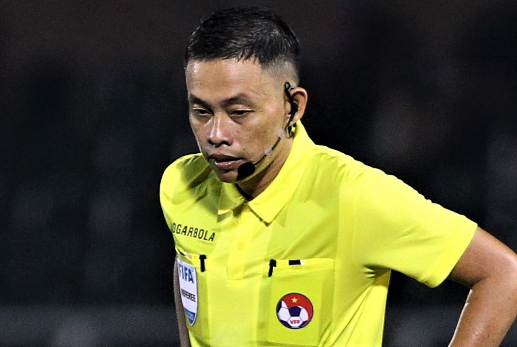 Trong tai FIFA cung thua CLB Nam Dinh? hinh anh