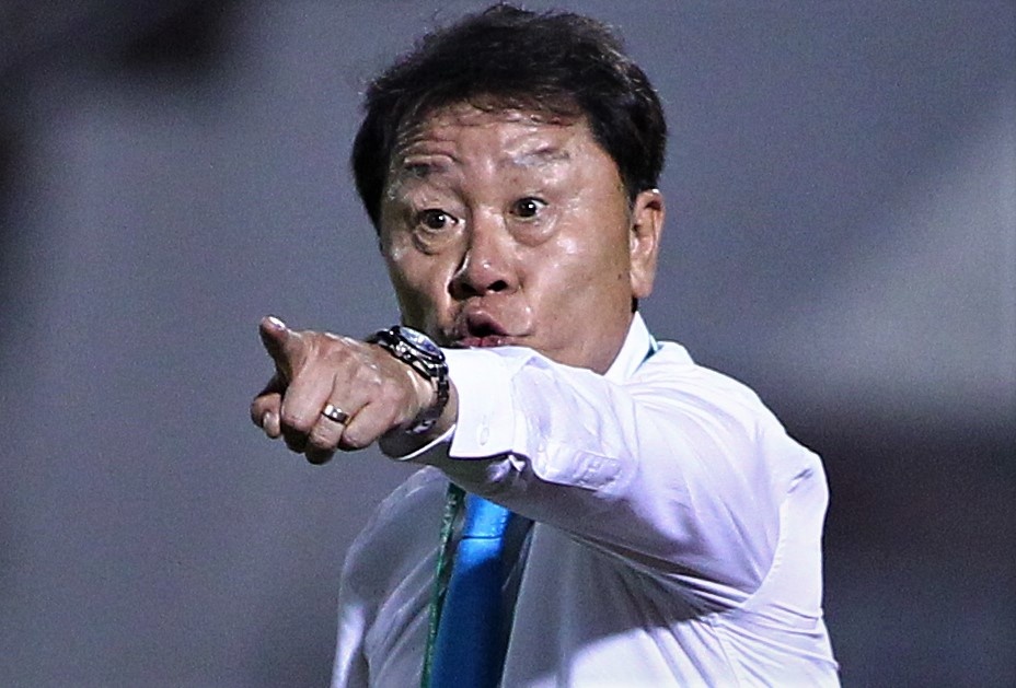 HLV Chung Hae-seong gach ten ong Lu Dinh Tuan hinh anh