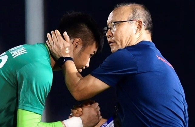 Hai thu mon doi tuyen de thung luoi 11 ban o V.League hinh anh