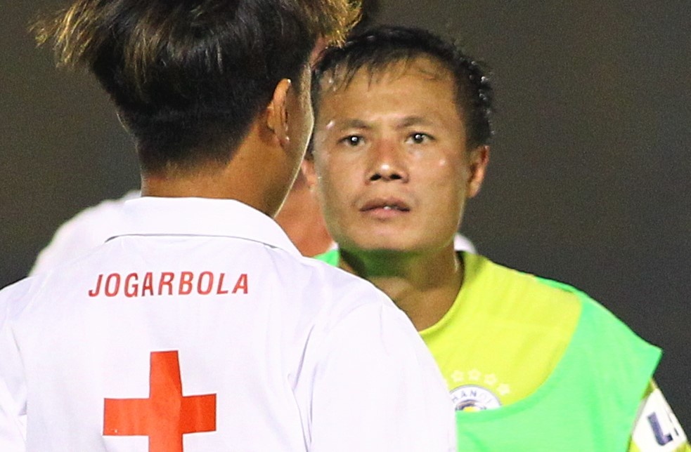 Thanh Luong va dong doi co bi ky luat vi lao vao san? hinh anh