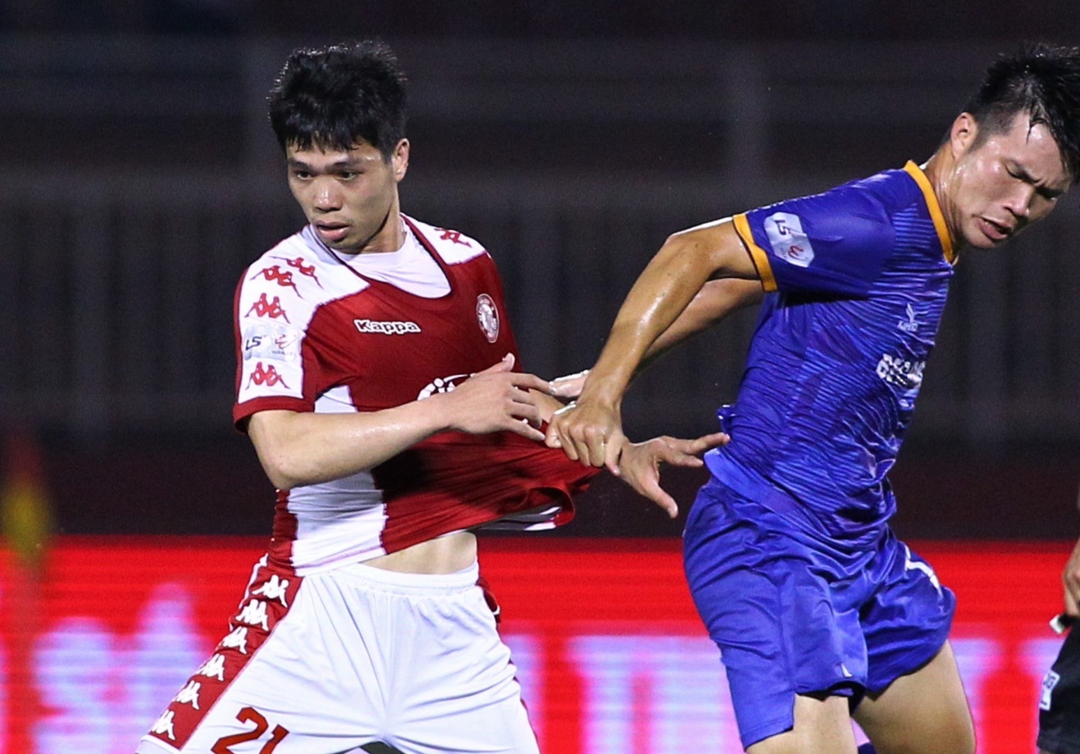 Cong Phuong noi nong vi bi doi phuong choi ran hinh anh