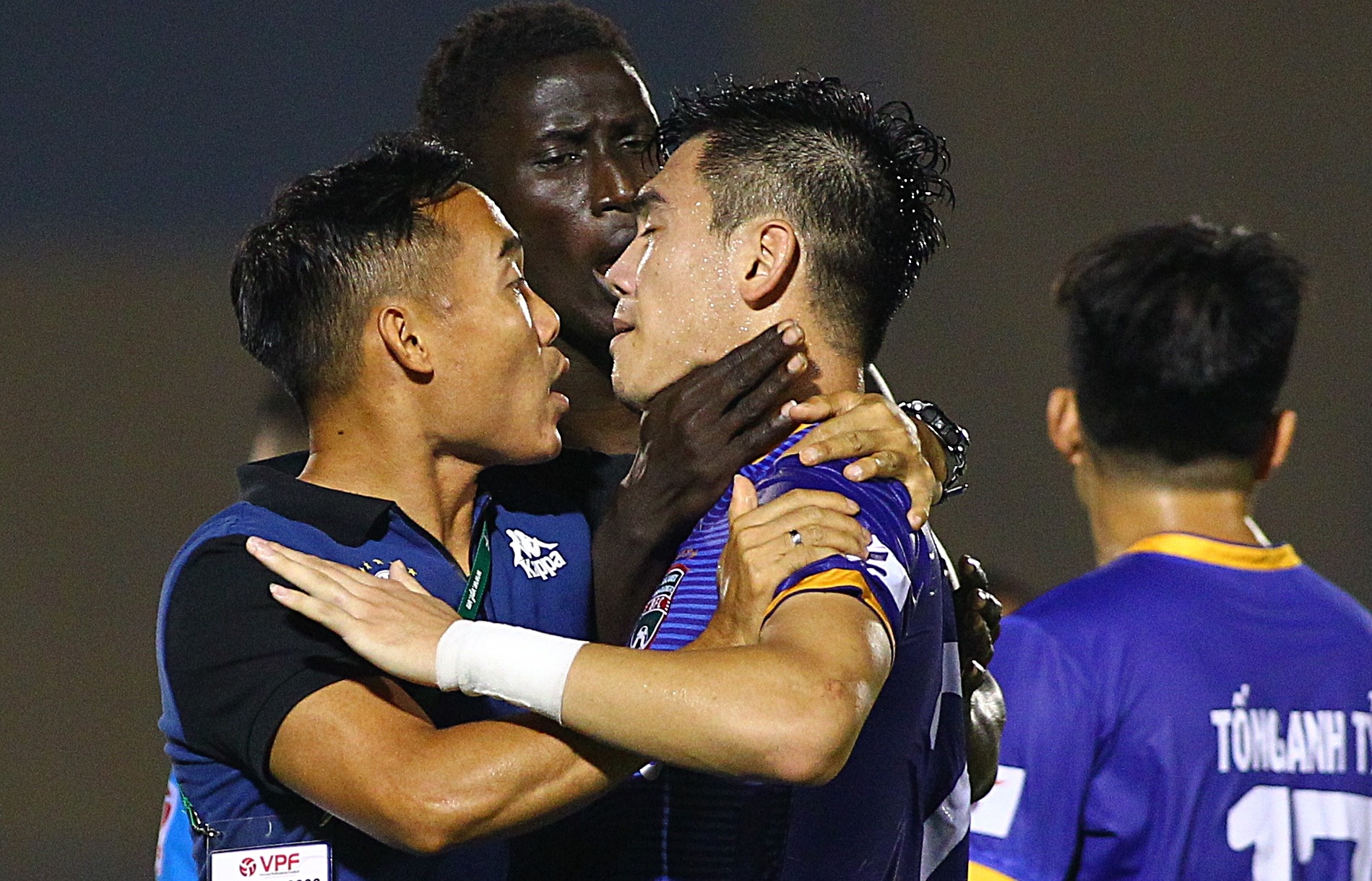 tien linh va cham cong phuong anh 8