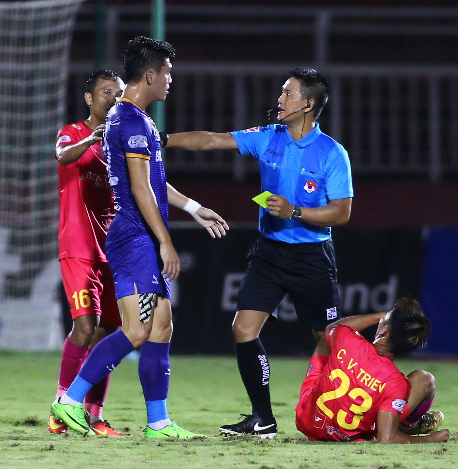 tien linh va cham cong phuong anh 10