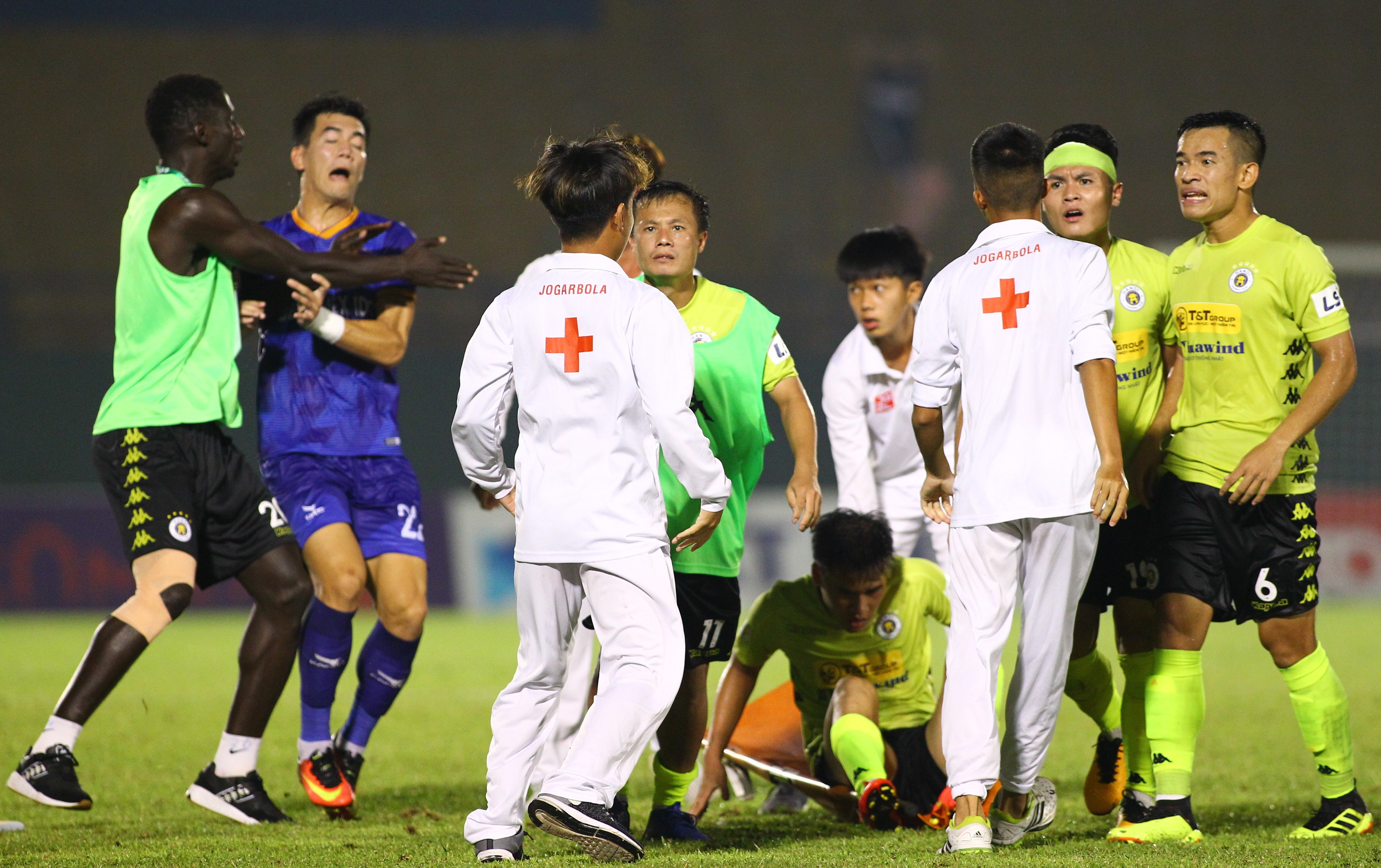 tien linh va cham cong phuong anh 6