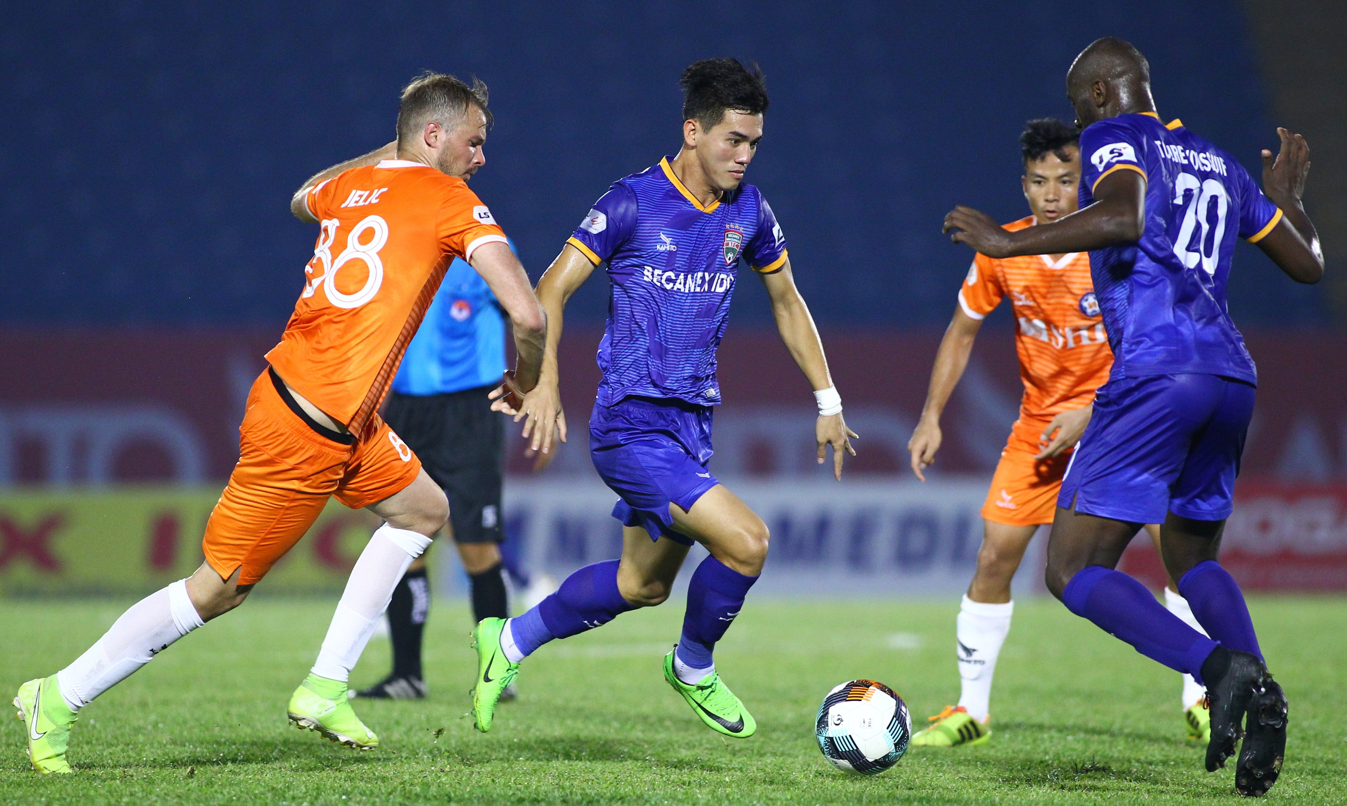 tien linh va cham cong phuong anh 3