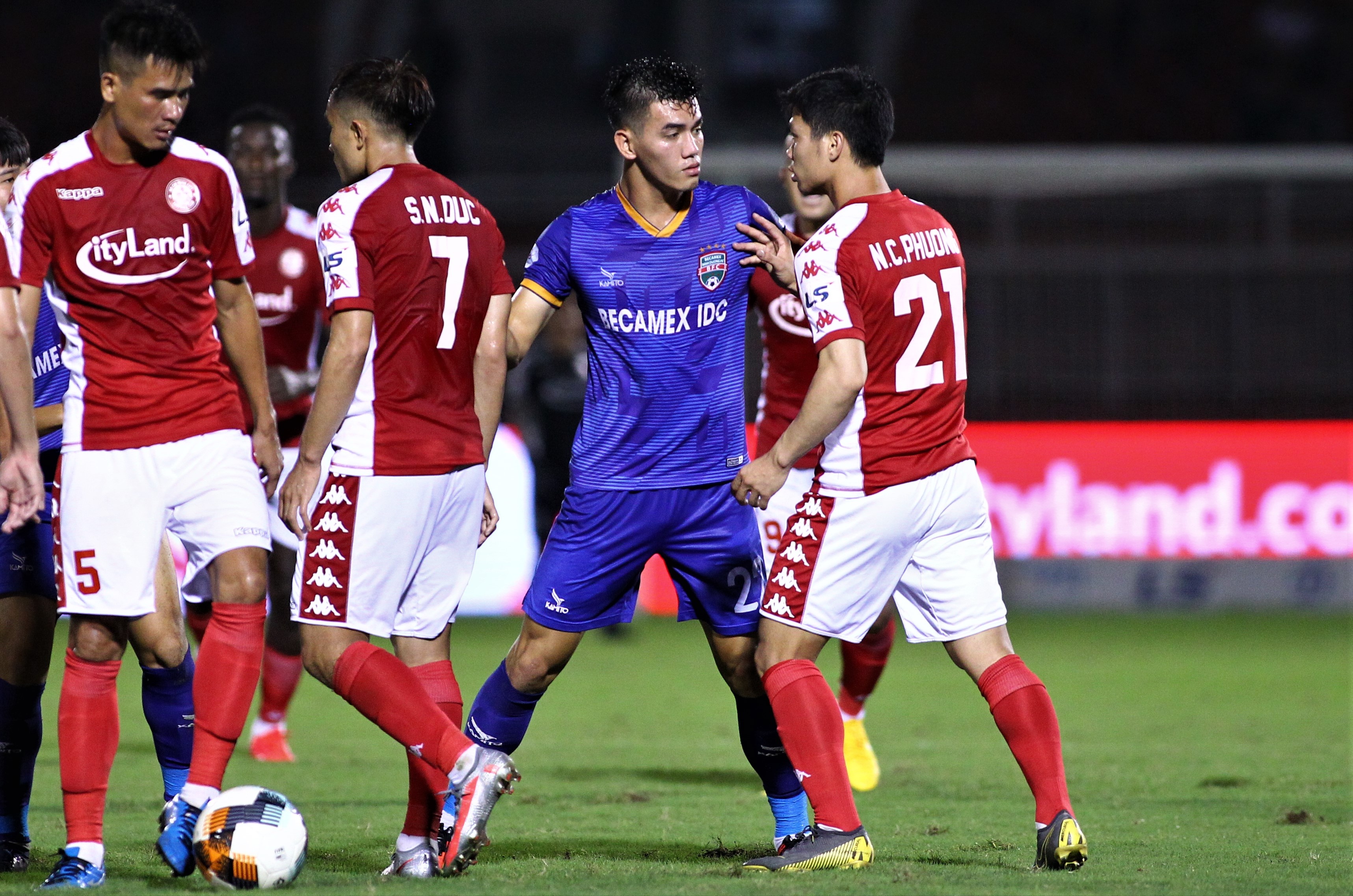 tien linh va cham cong phuong anh 4