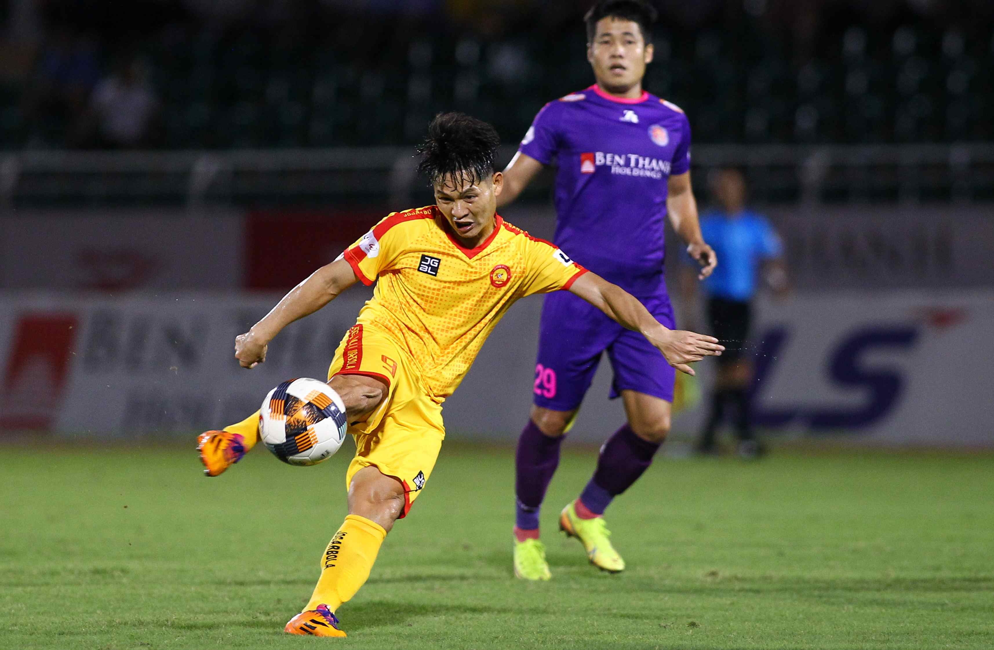 ca si thanh bui anh 7