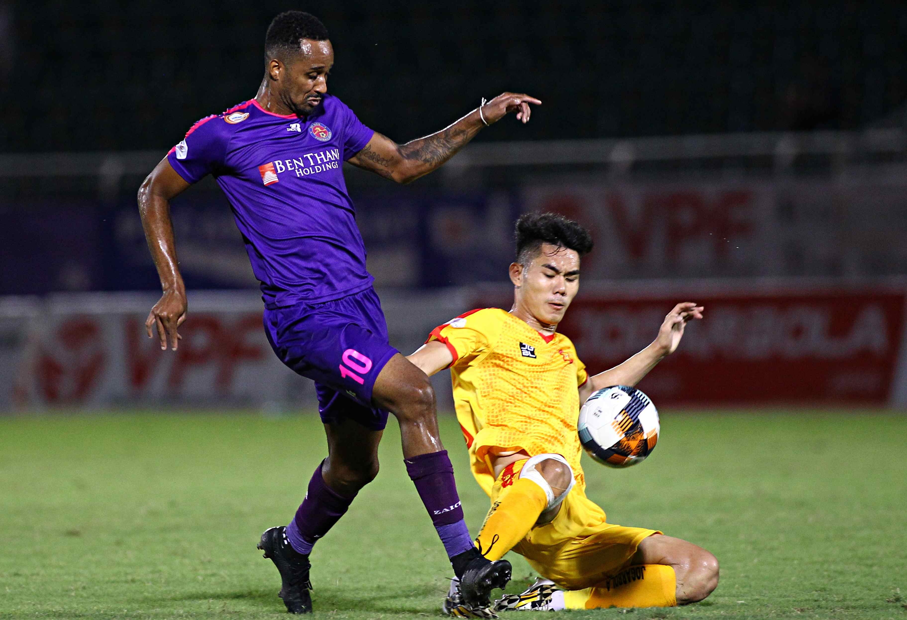 ca si thanh bui anh 6