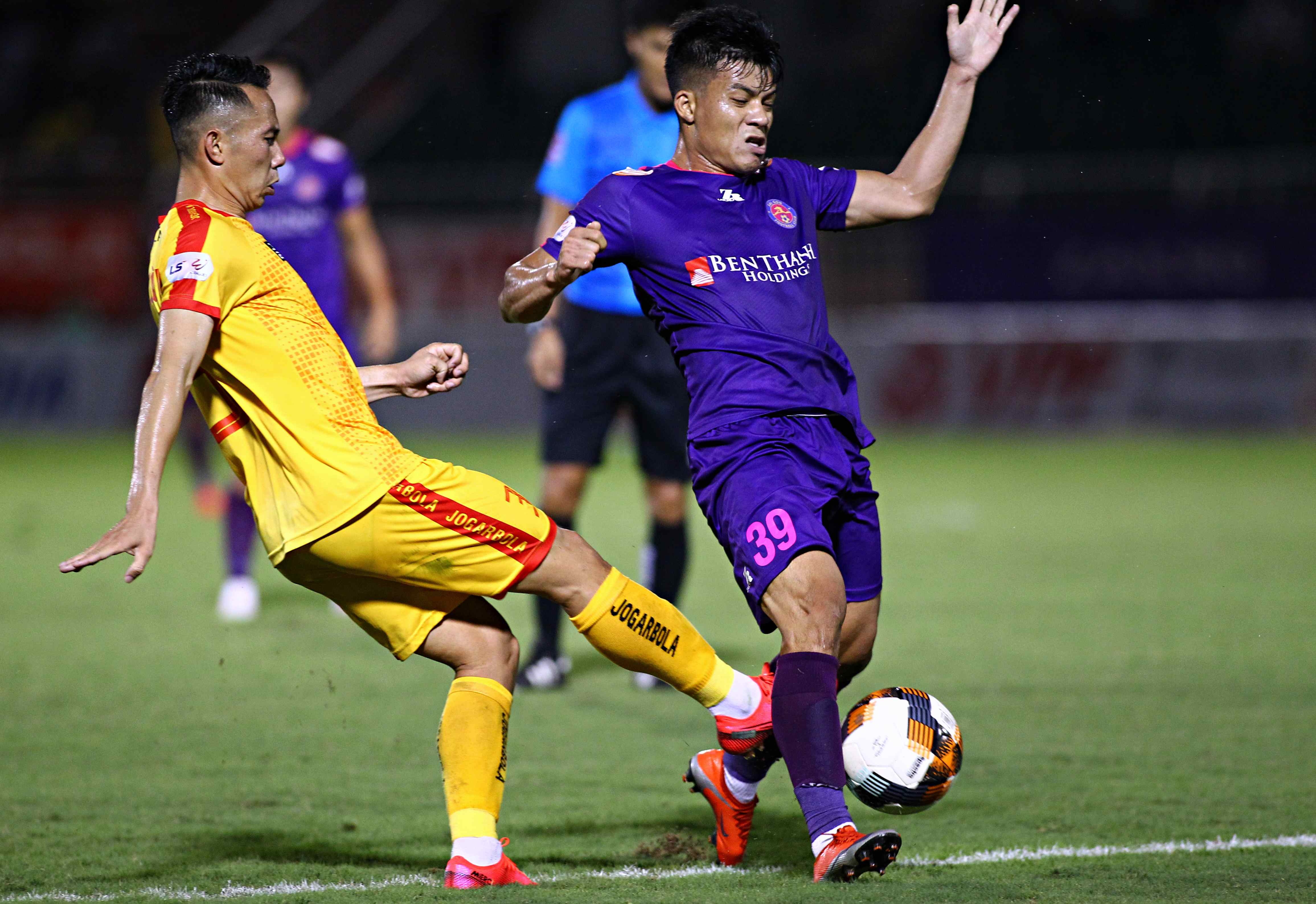 ca si thanh bui anh 8