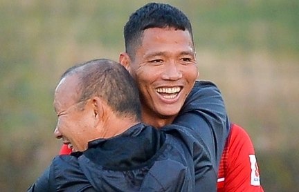 CLB Long An moi Anh Duc ve thi dau hinh anh