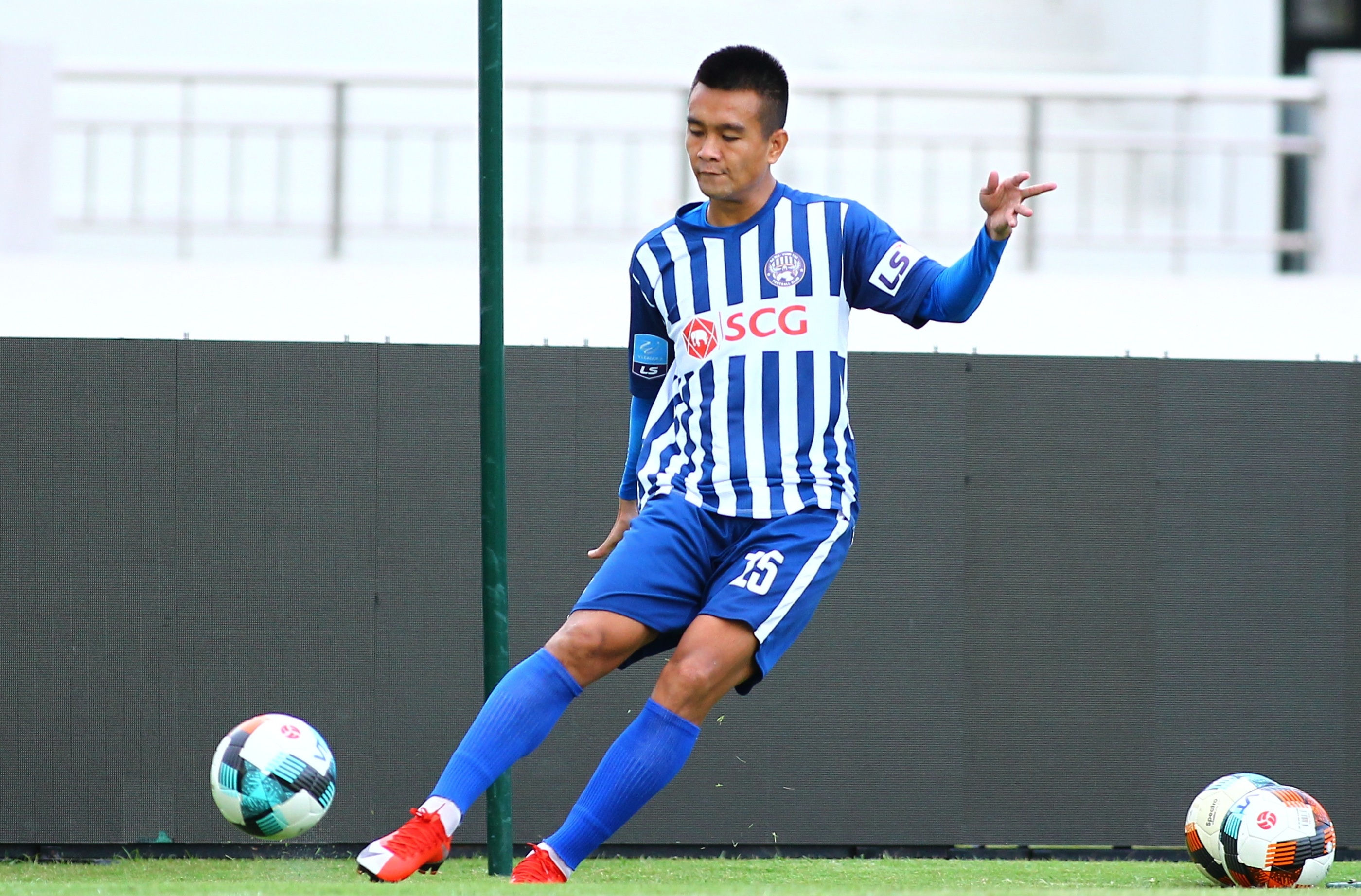 le minh binh lo hen cong phuong anh 6