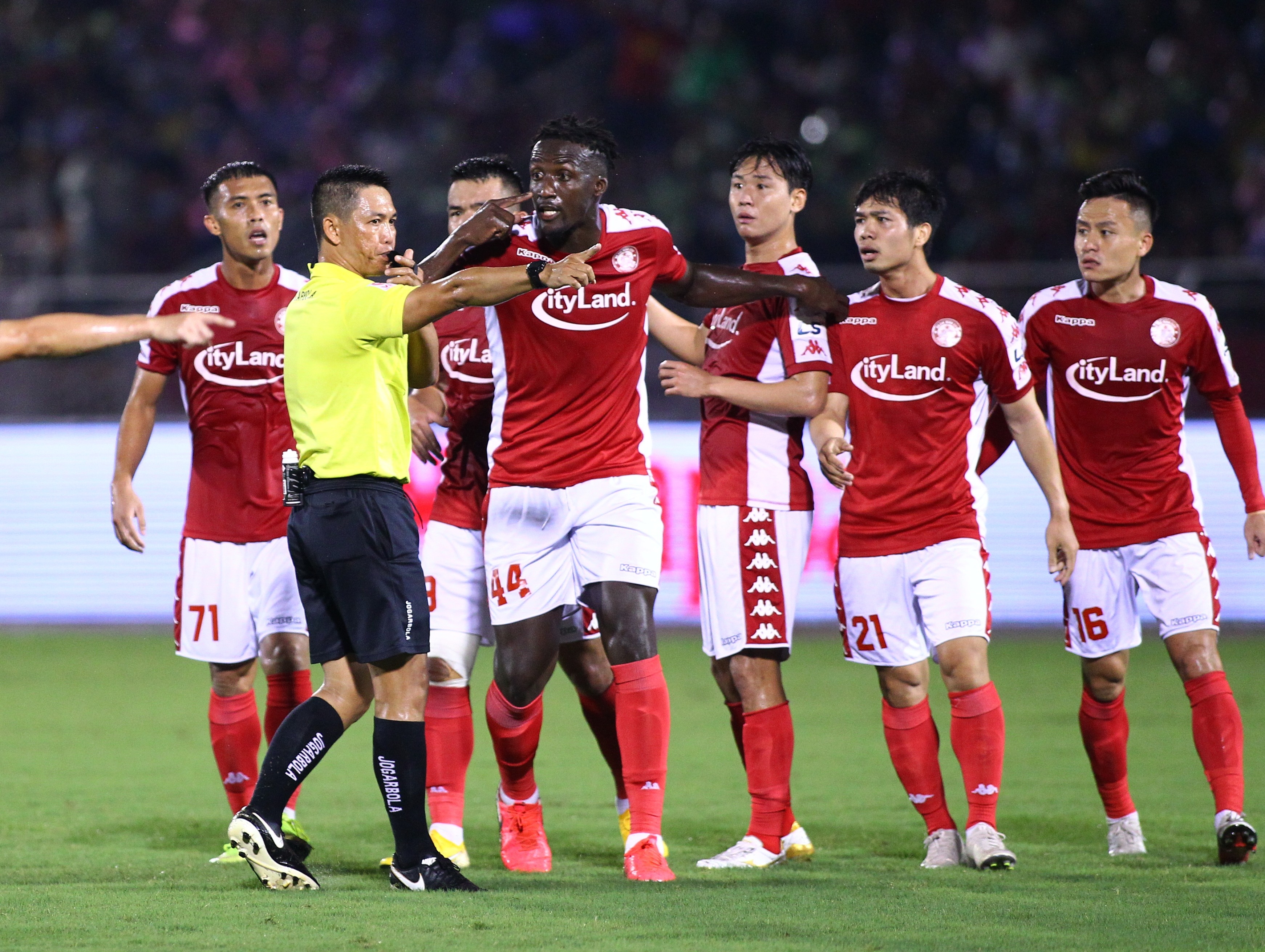 clb tp.hcm bo nhiem lai hlc chung hae seong anh 2