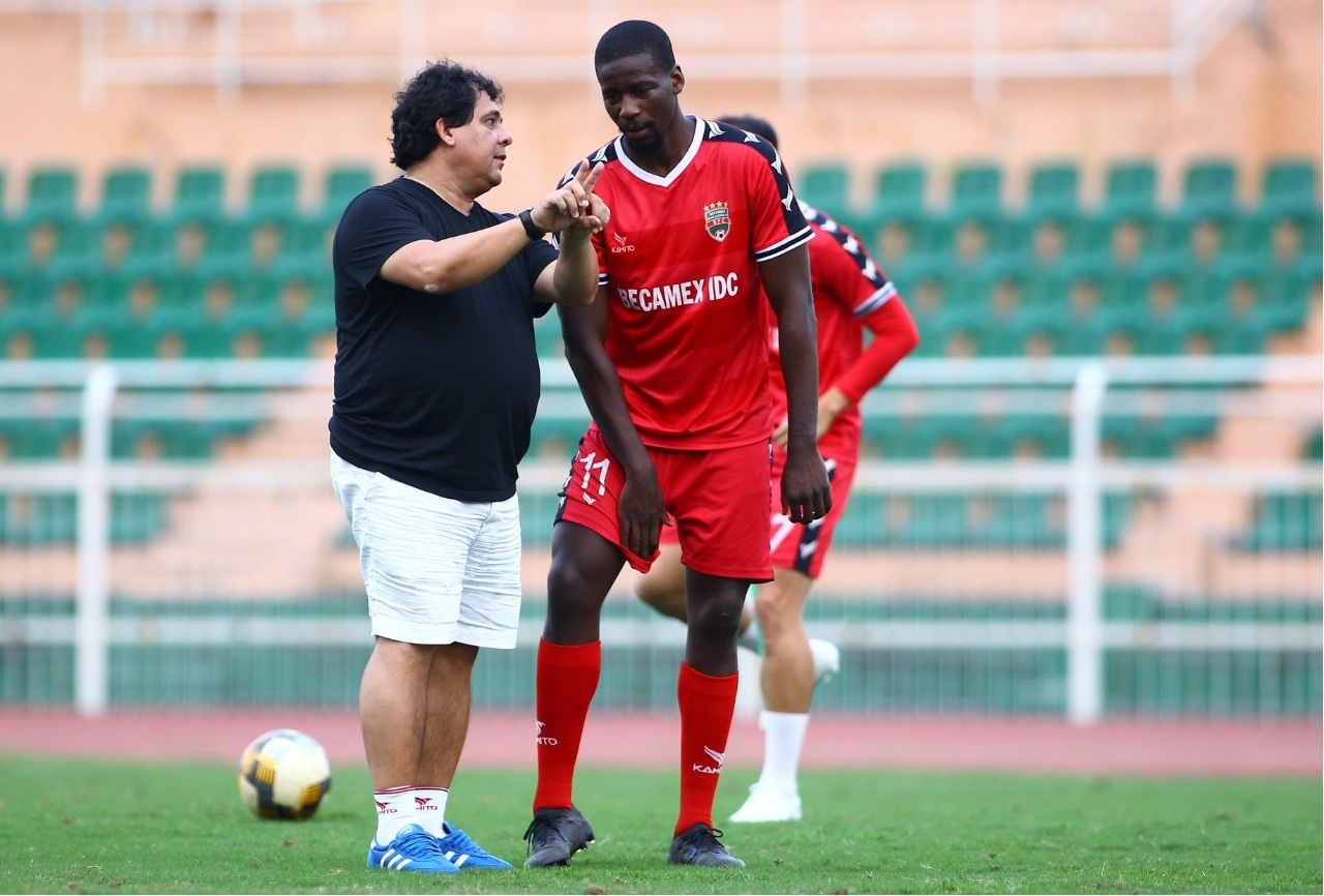 cuu hlv binh duong cach ly o da nang anh 2